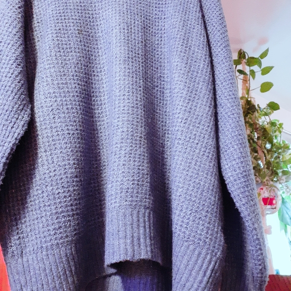 Sweater - Picture 3 of 9